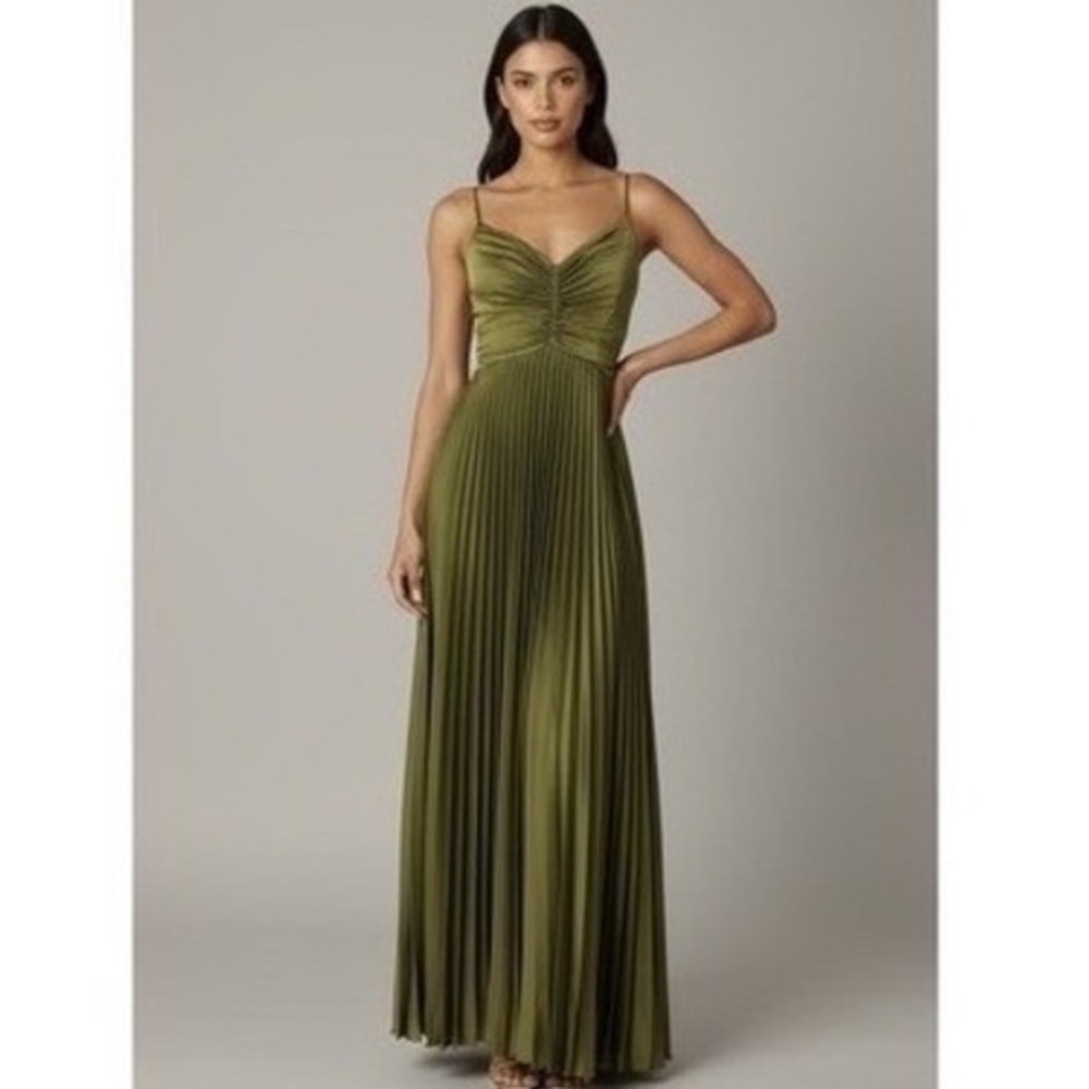 Petal & Pup Naira Olive Green Pleated Maxi Dress Ruched Bodice
Gown 6